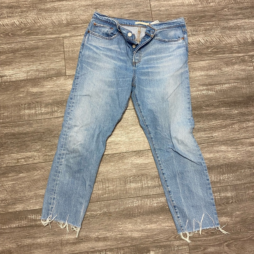 Levi's Light Blue Cropped Women's Jeans